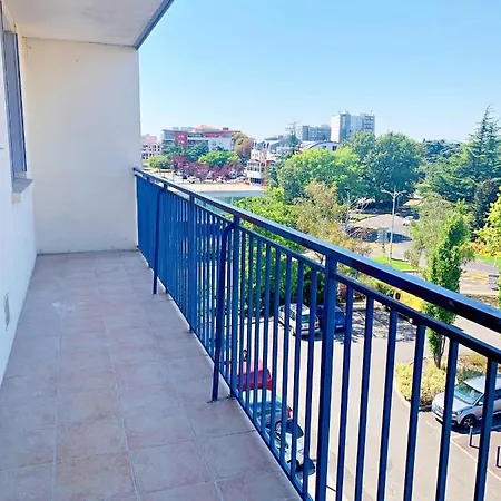 T4 Pro Groupes - 5min Airbus - 6pers - Parking *