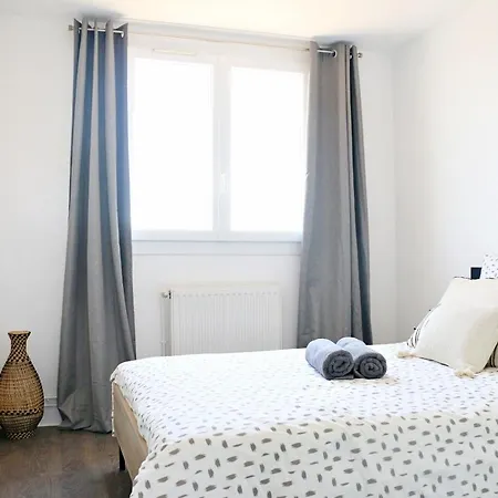 T4 Pro Groupes - Parking - 6 Pers - Babyfoot Apartman