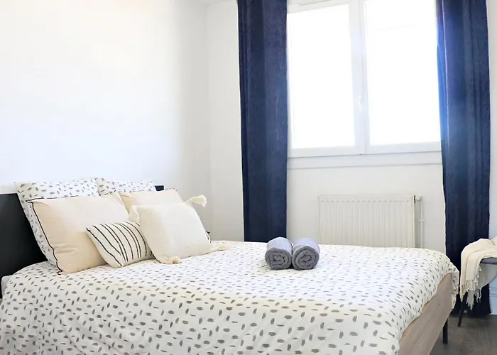 T4 Pro Groupes - 5min Airbus - 6pers - Parking Апартаменты *