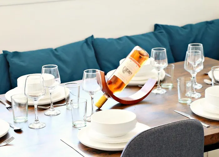 T4 Pro Groupes - 5min Airbus - 6pers - Parking Апартаменты