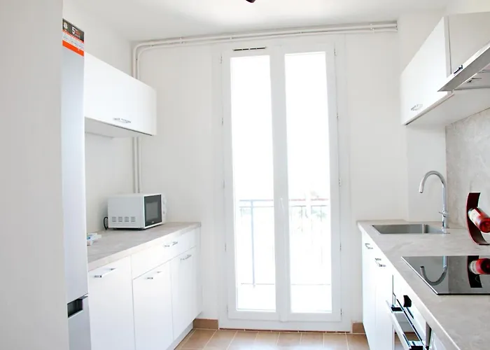 Апартаменты T4 Pro Groupes - 5min Airbus - 6pers - Parking Коломье